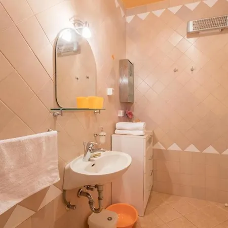 Saulan - One Bedroom With Balcony And Sea View アパート モルナット