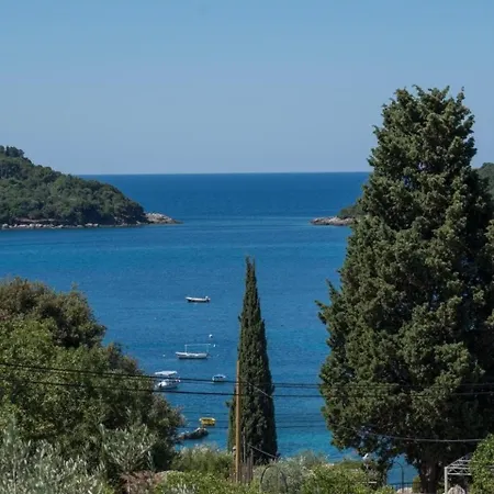 Saulan - One Bedroom With Balcony And Sea View Molunat