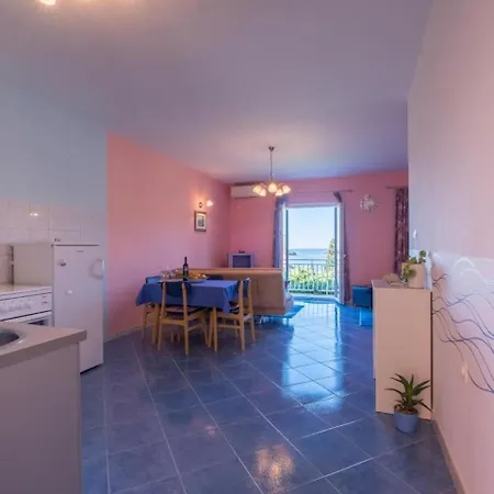 Saulan - One Bedroom With Balcony And Sea View * Molunat